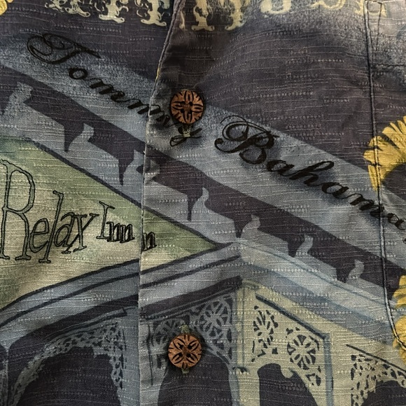 Vintage Tommy Bahama Button Up Shirt (Hawaiian/Camp Collar) - Picture 3 of 3